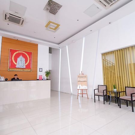 Zen Rooms Bangkal Makati Makati City Exterior photo